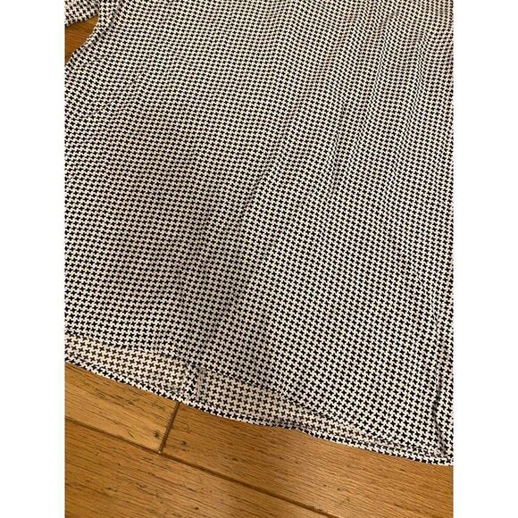 Zara Women's Black & White Houndstooth ruched Long-Sleeve Blouse size small - Picture 4 of 9